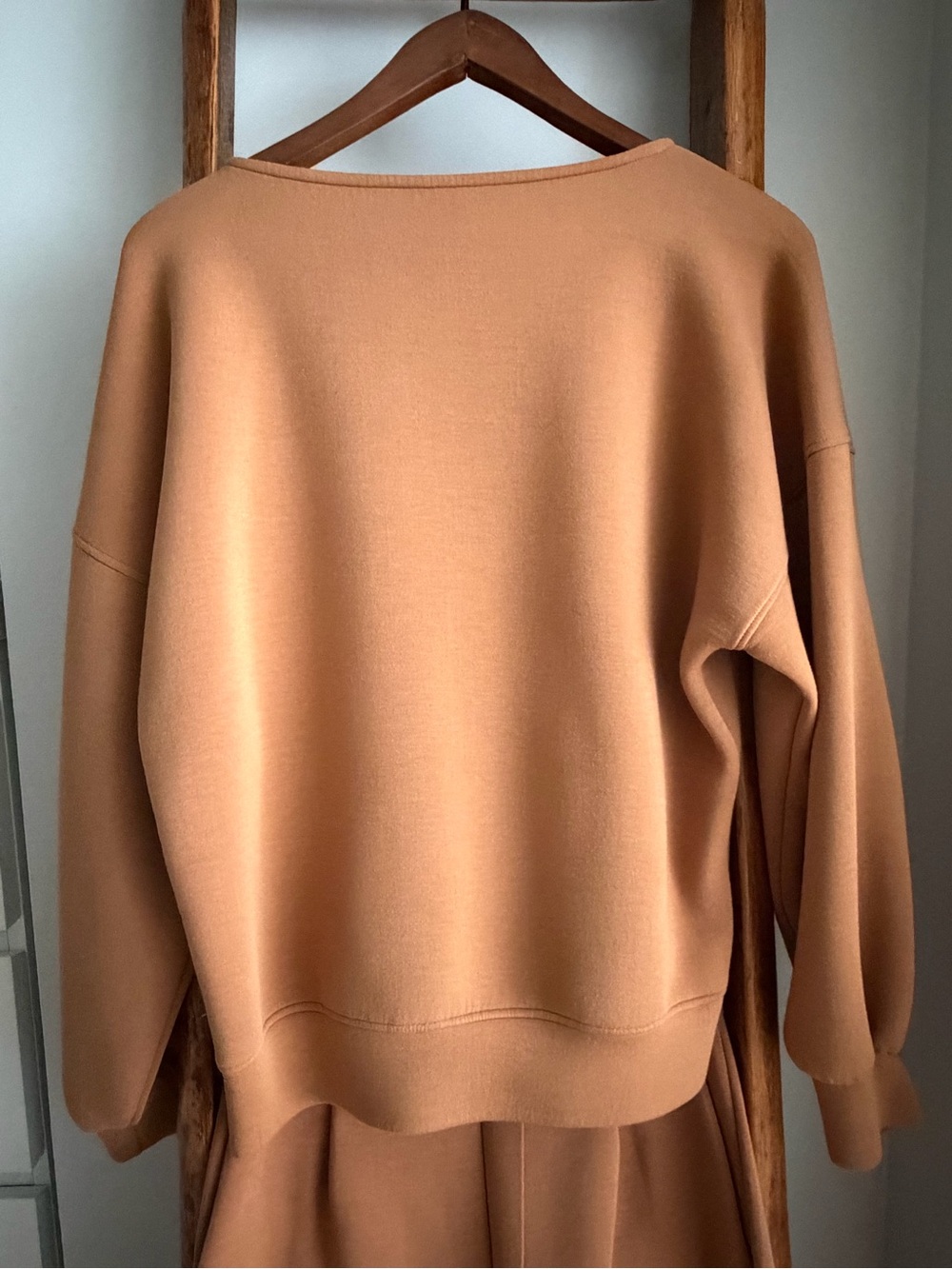 Lezé the Label Set - Amaya Sweater & Haven Pants, Size M - Picture 5 of 10